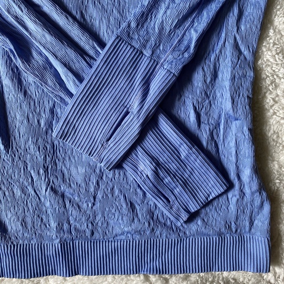 Lululemon Longsleeve ✨ - Picture 2 of 3